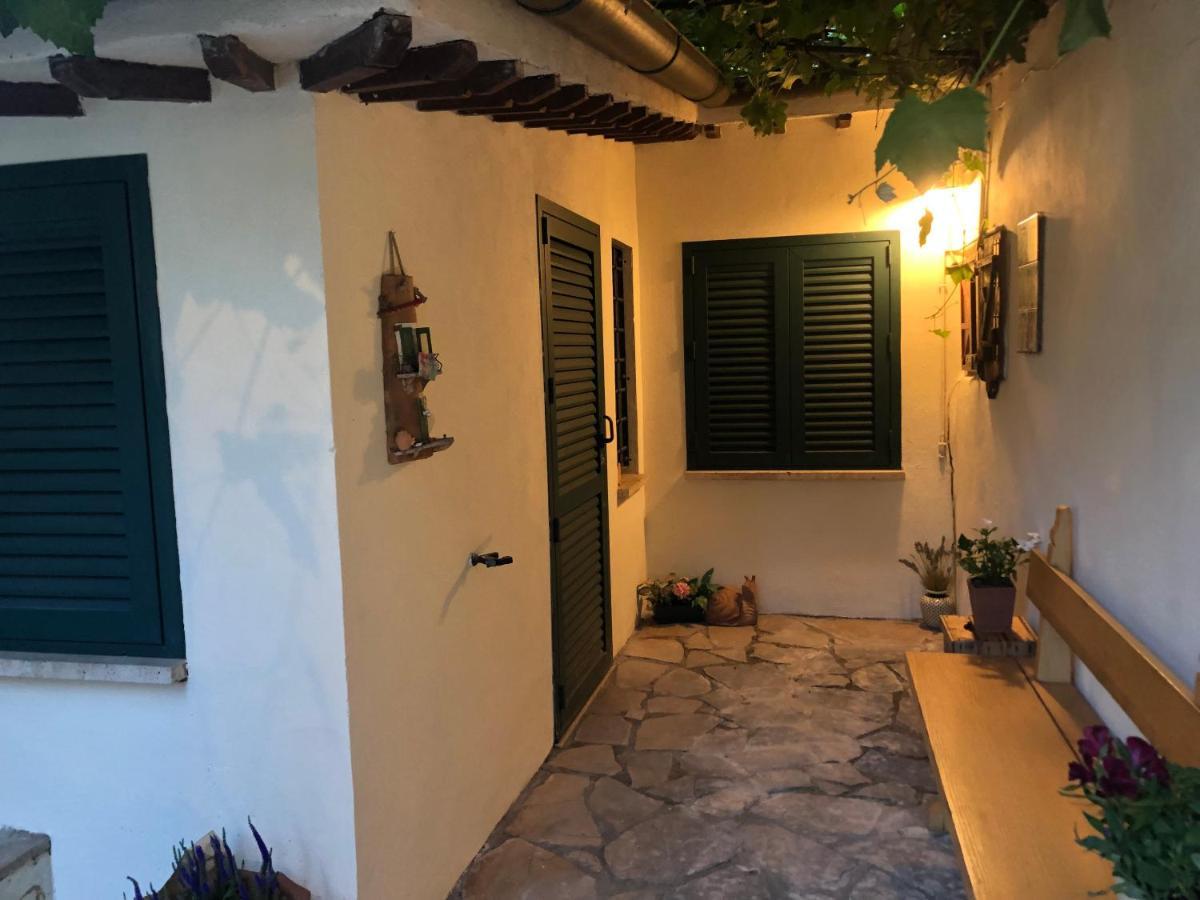 B&B Uva Fragola Perugia Bagian luar foto